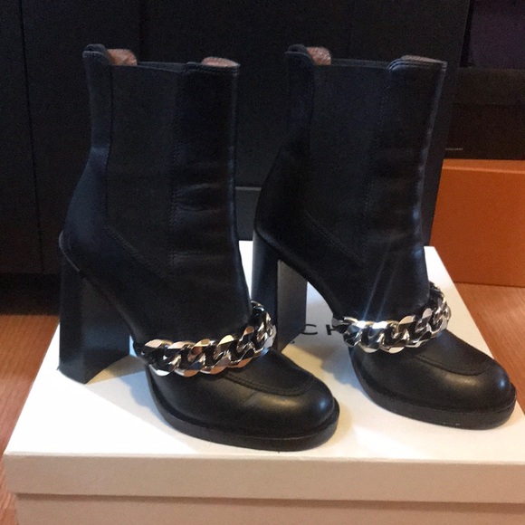 Givenchy Chain Chelsea Boot Size 35 - Picture 3 of 8